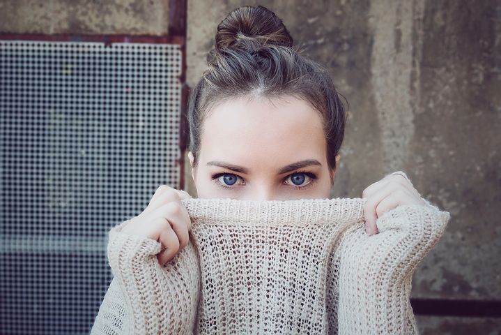 Lentilles esthétiques et les risques pour l’œil